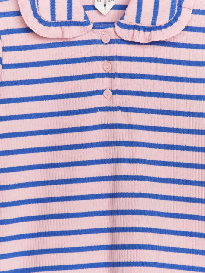 Ribbad jerseytopp med volangkrage