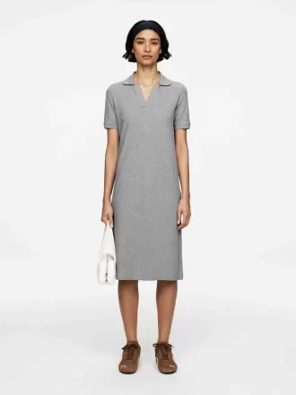 Ribbstickad poloklänning Ribbstickad poloklänning