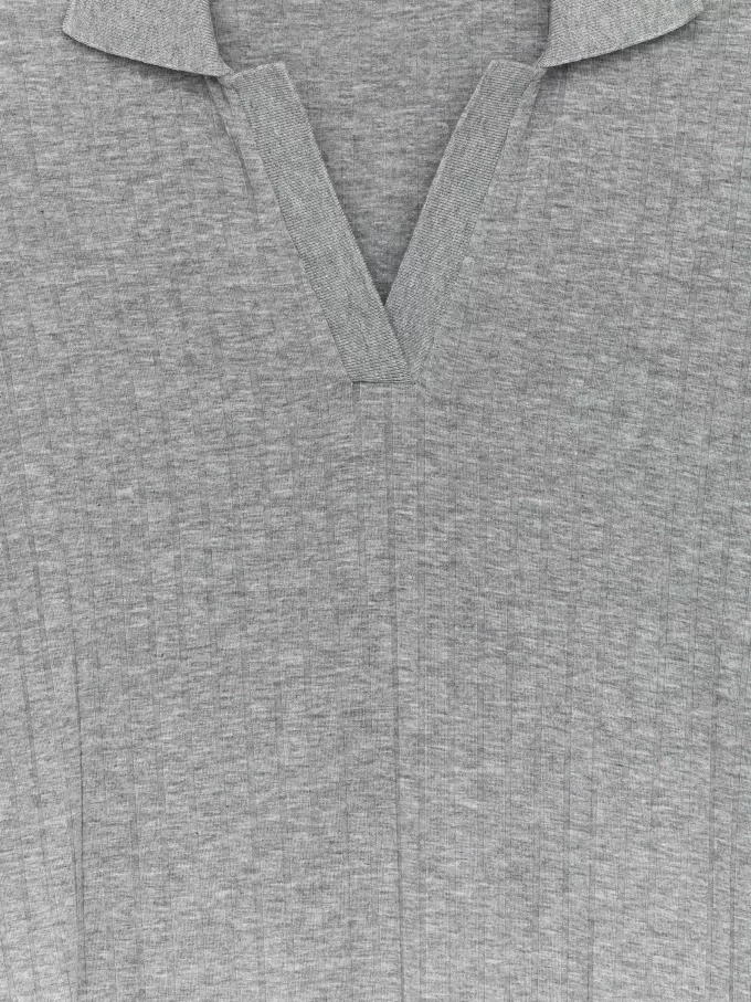 Ribbstickad poloklänning Ribbstickad poloklänning