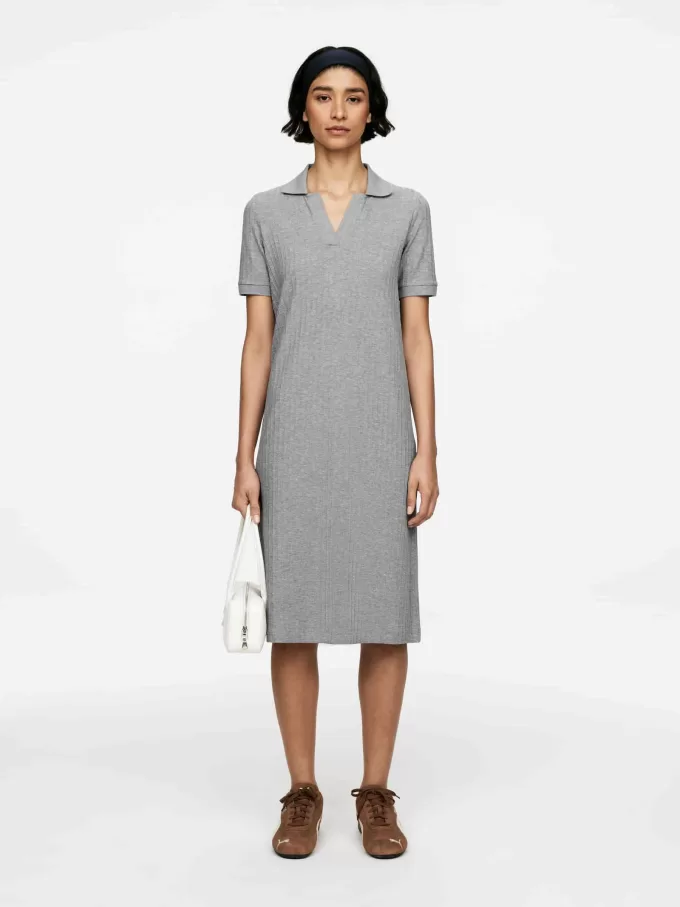 Ribbstickad poloklänning Ribbstickad poloklänning