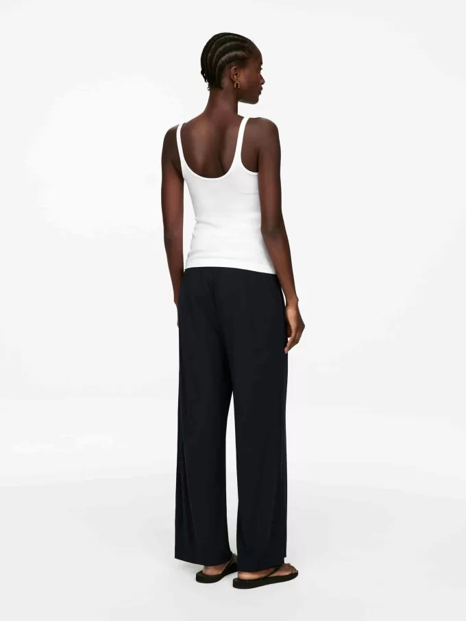 Ribbstickat linne Ribbstickat linne