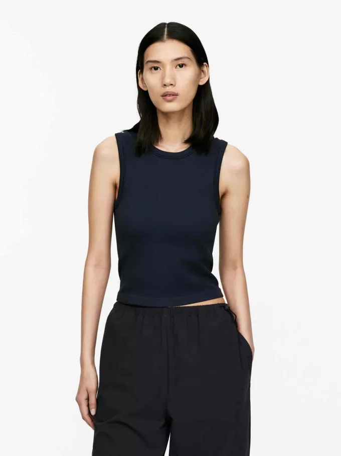 Ribbstickat sömlöst linne Ribbstickat sömlöst linne