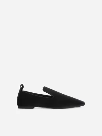 Sammets loafers inomhus