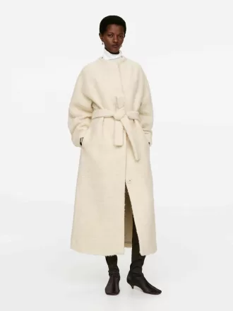 Satinstövlar över knäet