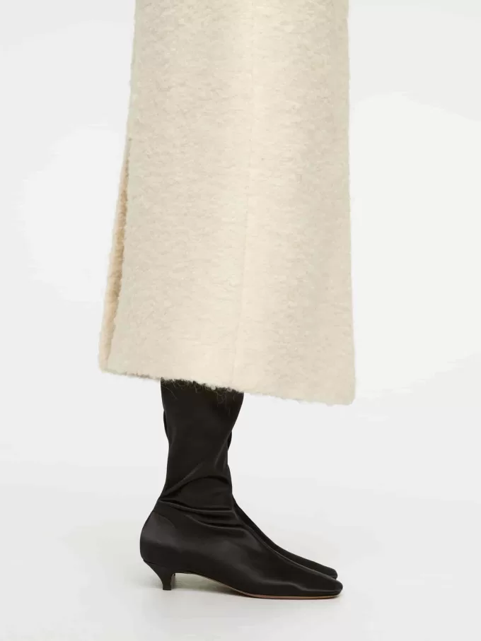 Satinstövlar över knäet Satinstövlar över knäet