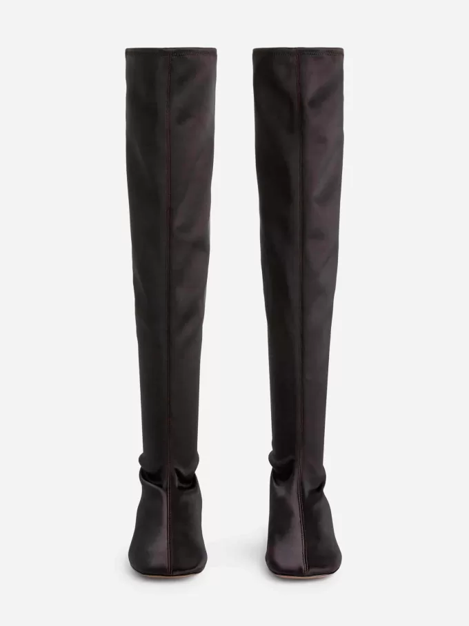 Satinstövlar över knäet Satinstövlar över knäet