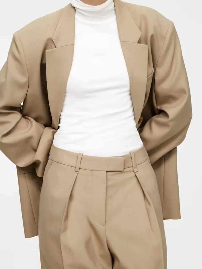 Skräddarsydda byxor med hög midja Skräddarsydda byxor med hög midja