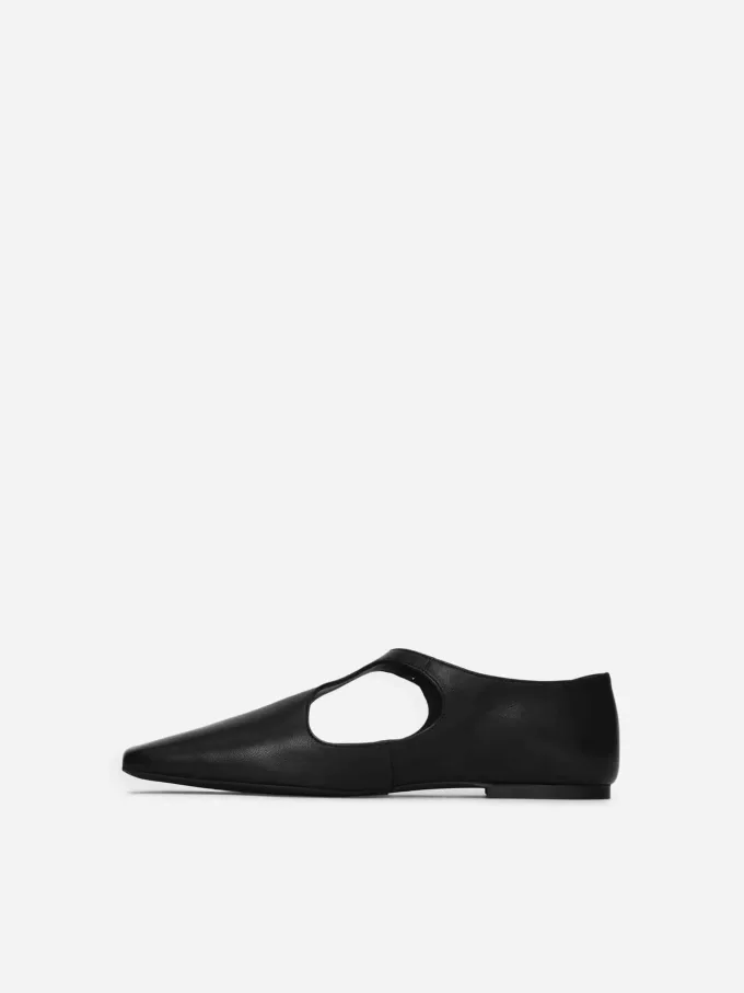 Spännade läderlägenheter