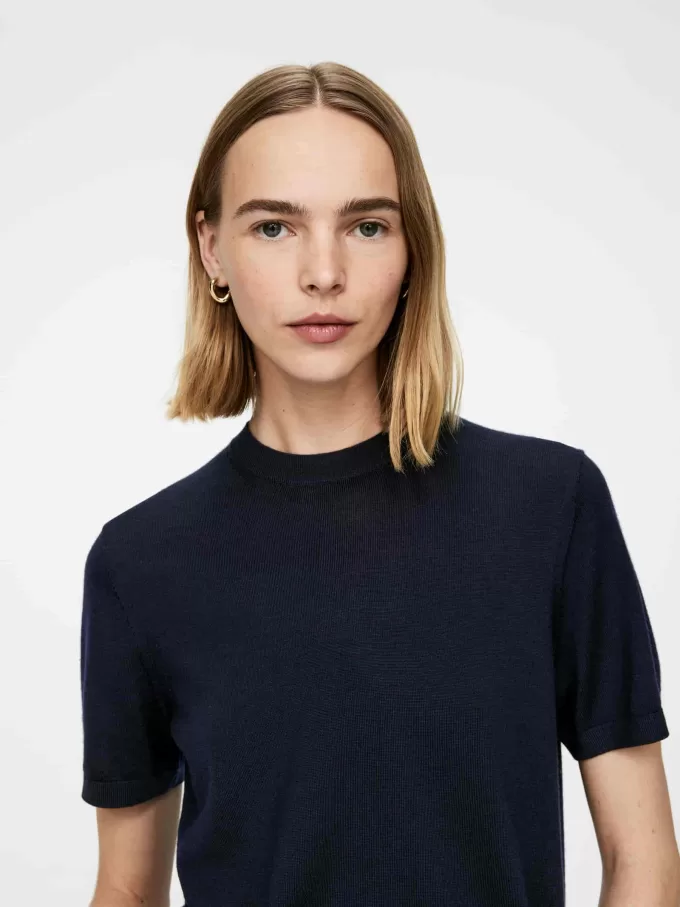 Stickad T-shirt i merinoull