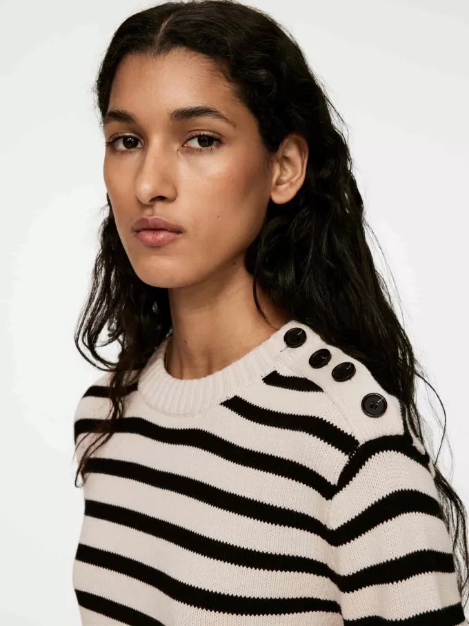 Stickad bomullsklänning Stickad bomullsklänning