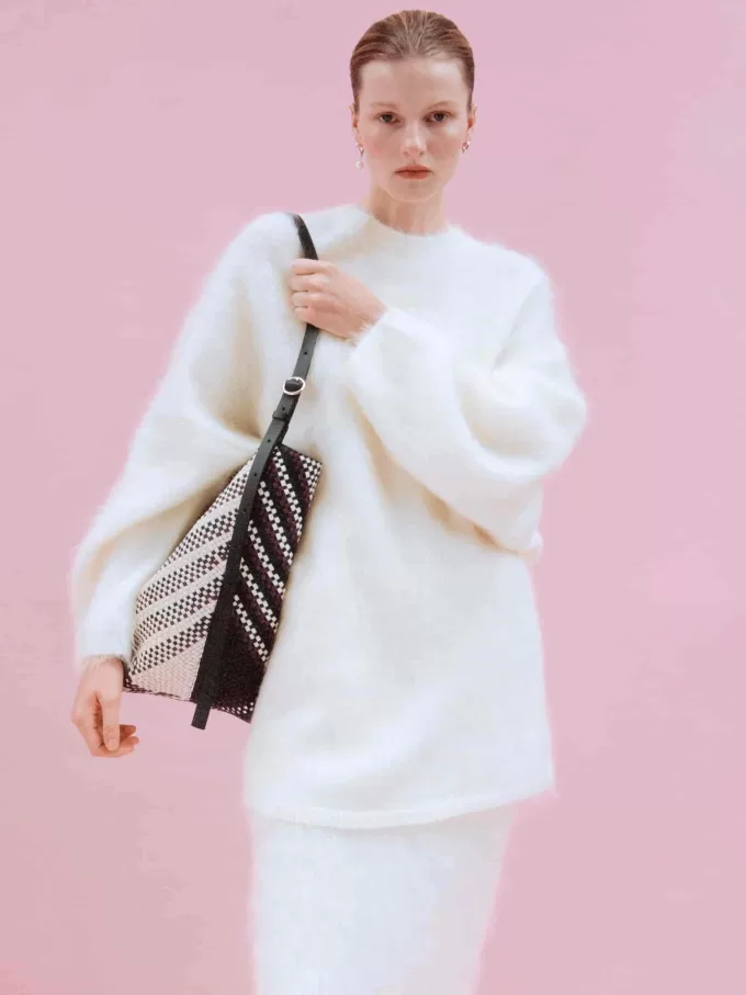 Tygväska i vävt läder