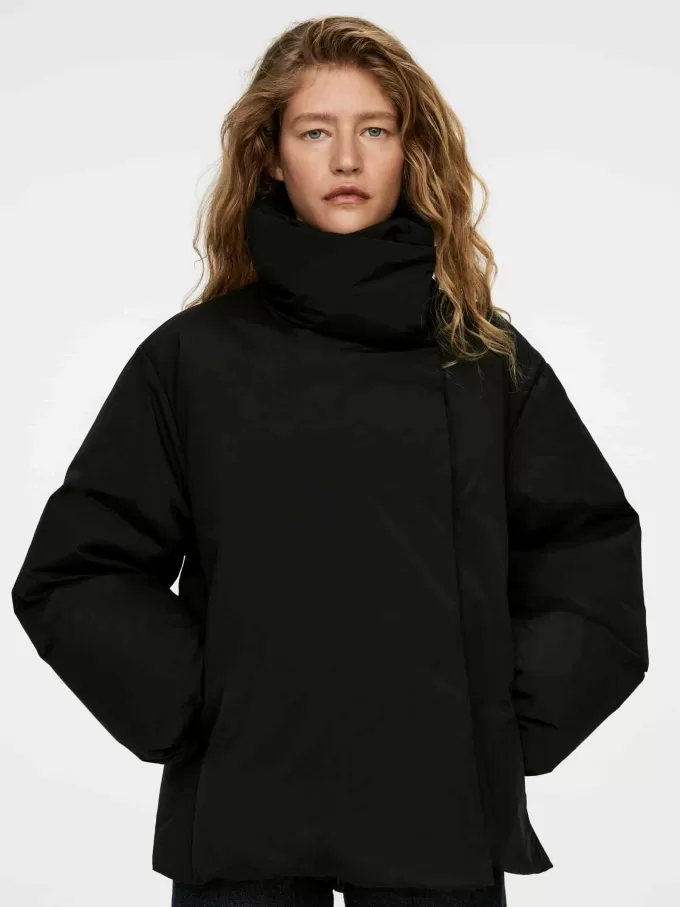 Upcycled dunjacka med hög krage Upcycled dunjacka med hög krage