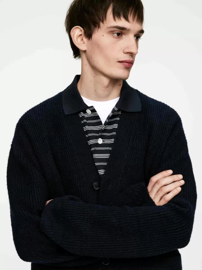 V-ringad cardigan V-ringad cardigan