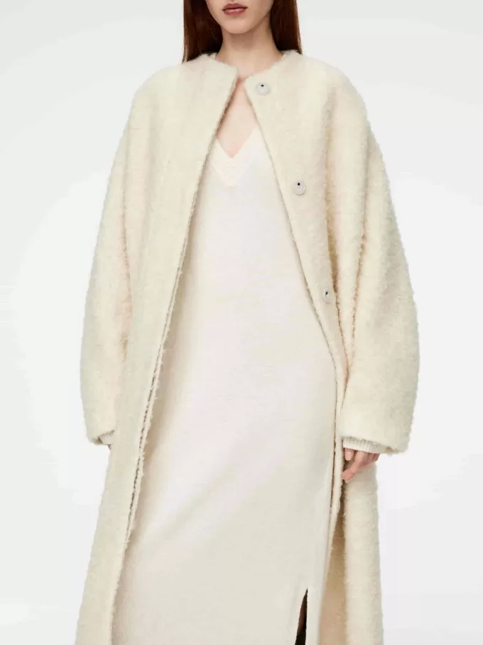 V-ringad ullklänning V-ringad ullklänning