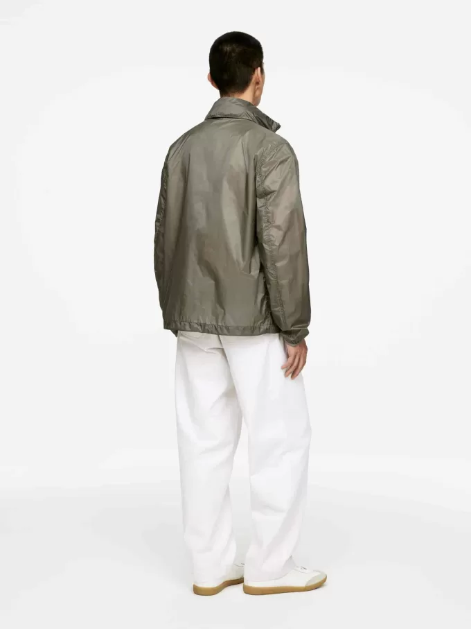 Vindjacka i nylon Vindjacka i nylon