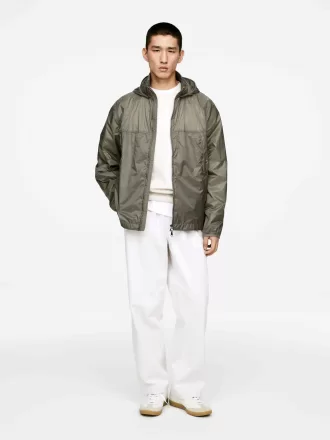 Vindjacka i nylon Vindjacka i nylon