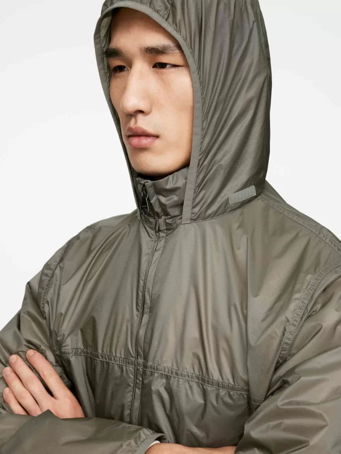 Vindjacka i nylon Vindjacka i nylon